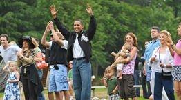 Dad denim, η μεγαλύτερη τάση της σεζόν στα τζην