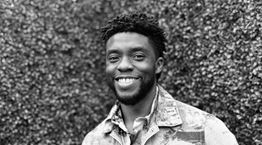 Ένα άγαλμα στη μνήμη του Chadwick Boseman