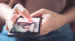 Feels, το dating app που δεν έχει swipe