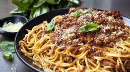 Οι δίαιτες με λίγους υδατάνθρακες κόβουν χρόνια ζωής - Τρώμε άφοβα μακαρονάδες