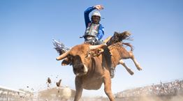 Aέρας Cowboy στην Έρημο: Τι είναι το Desert Rodeo που έκανε ντεμπούτο στην Καλιφόρνια