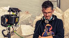 Ο Βαρδής Μαρινάκης βαδίζει στο δικό του Σιωπηλό Δρόμο