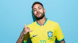 Ο Neymar σταμάτησε πλανόδιο για να αγοράσει φανέλα της εθνικής Βραζιλίας και εννοείται πως έγινε viral