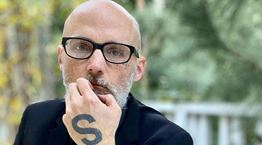Πρώτη ματιά στο Moby Doc, τη βιογραφική ταινία του Moby