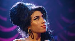 Πρώτη ματιά στο κινηματογραφικό Back to Black της Amy Winehouse