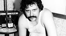 Lester Bangs: Ο πιο εμμονικός, σπουδαίος κι αυθεντικός κριτικός του rock n&#39; roll