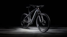 Κομψά ηλεκτρικά ποδήλατα με την υπογραφή της Porsche