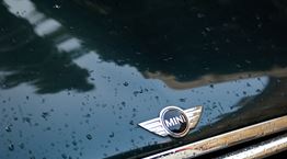 Ένα ελληνικό, κλασικό Mini Cooper σε πολύ καλή κατάσταση και συμφέρουσα τιμή