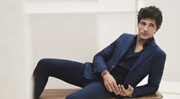 4 τρόποι να φορέσεις το navy blue blazer