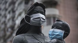 Με μάσκα την εποχή του κορονοϊού, οι φωτογραφίες