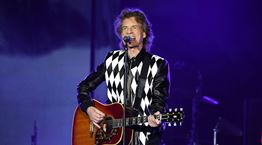 Ο Mick Jagger γιορτάζει τη λήξη του lockdown με νέο single