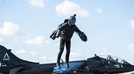 Το κοστούμι που σου επιτρέπει να πετάξεις, ακριβώς όπως στις ταινίες