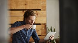 Ένα μαγικό συστατικό για τον καφέ που διώχνει τις λιγούρες