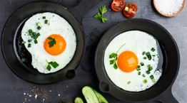 Γιατί αν τρως κάθε πρωί αυγά θα κρατήσεις τα μαλλιά σου στη θέση τους