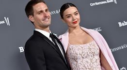 H Miranda Kerr αποπλήρωσε τα χρέη φοιτητών σε πανεπιστήμιο της Καλιφόρνια