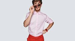 Τα χρωματιστά παντελόνια ζωντανεύουν κάθε καλοκαιρινή σου εμφάνιση