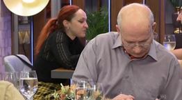 Υπερπαίκτης στο First Dates έβλεπε Ολυμπιακό κατά τη διάρκεια του ραντεβού