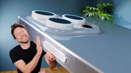 YouTubers έφτιαξαν το μεγαλύτερο iPhone στον κόσμο (video)