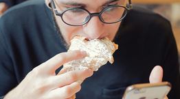 Γιατί είσαι μονίμως πεινασμένος