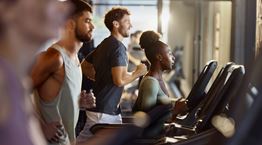 5 λάθη που κάνεις στο διάδρομο και πονούν τα γόνατά σου