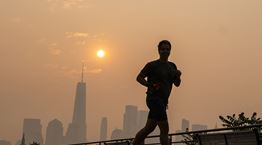 Έχει καταλάβει κανείς τι συμβαίνει με τις πυρκαγιές στον Καναδά;