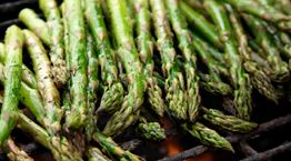 Οι άντρες κοροϊδεύουν τους φίλους τους που δεν τρώνε κρέας, σύμφωνα με νέα έρευνα