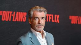 Τα πράγματα που κάνει ο Pierce Brosnan και μένει fit στα 72