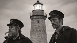 Το αλμυρό navy look του &quot;Φάρου&quot;