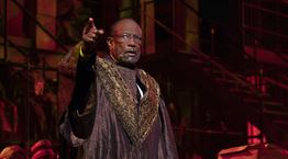 H ελληνική τραγωδία συνάντησε τα gospel στο Central Park