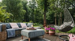 Καλλιεργώντας τον κήπο για να ανεβάσεις τη διάθεσή σου