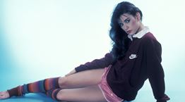 Μια φορά κι έναν καιρό η Demi Moore πόζαρε στην αγκαλιά του Άγιου Βασίλη