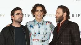 Το εκκεντρικό denim workwear look του Timothée Chalamet