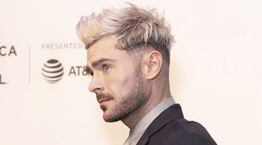 Ωδή στο quiff, το πιο κλασικό κούρεμα για μοντέρνους άντρες