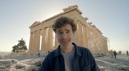 To viral Greekend βίντεο είναι ένα μίνι αντίδοτο στη μιζέρια