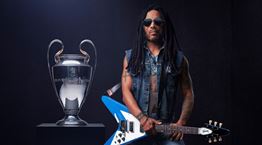 Ο Lenny Kravitz στον τελικό του UEFA Champions League στο Λονδίνο
