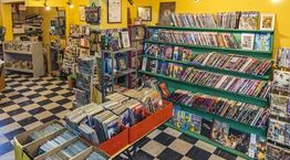Τα πιο πολύχρωμα βιβλιοπωλεία της Αθήνας