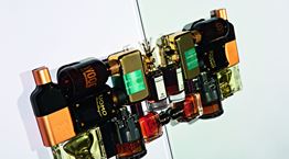 7 ξυλώδη και πικάντικα αντρικά αρώματα