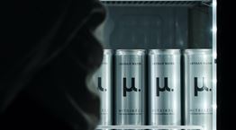 μ. Artisan Water: Η συσκευασία του μέλλοντος πρωταγωνιστεί σε ένα μ.οναδικό brunch