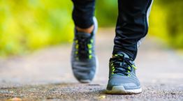 7 πανεύκολοι τρόποι για να κάψεις περισσότερο λίπος…περπατώντας