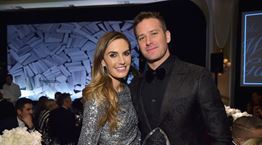 Το total black tailoring μην το φοβάσαι