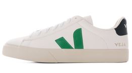 10 λευκά sneakers φέρνουν την άνοιξη