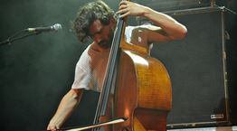 Μία υπέροχη μελωδία για τα 100 χρόνια από τη γέννηση του Τάσου Λειβαδίτη