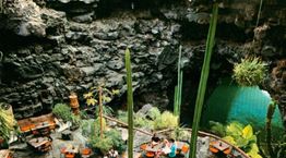 Το πιο ιδιαίτερο εστιατόριο στον κόσμο βρίσκεται μέσα σε μία σπηλιά στα Κανάρια Νησιά