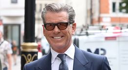 16 χρόνια μετά τον James Bond, το στυλ του Pierce Brosnan είναι πιο cool από ποτέ