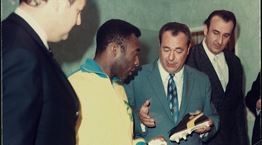 "Sneaker Wars: Adidas V Puma": Πού θα δείτε το ντοκιμαντέρ για την κόντρα των δύο εταιρειών αθλητικών ειδών