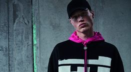 Αν θέλεις ρούχα που ξεχωρίζουν βρήκαμε τη συλλογή που πρέπει να αποκτήσεις