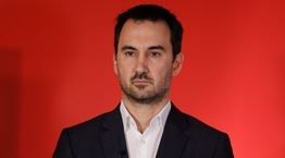 Ο Αλέξης Χαρίτσης, πρόεδρος της ΚΟ των 11 που αποχώρησαν από τον ΣΥΡΙΖΑ