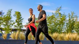 Τώρα μπορείς να κάθεσαι και να νιώθεις ότι περπατάς