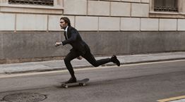 Σοφιστικέ look στο γραφείο με ή χωρίς κοστούμι