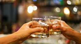 Πώς ο κορονοϊός επηρεάσε την επιθυμία για αλκοόλ